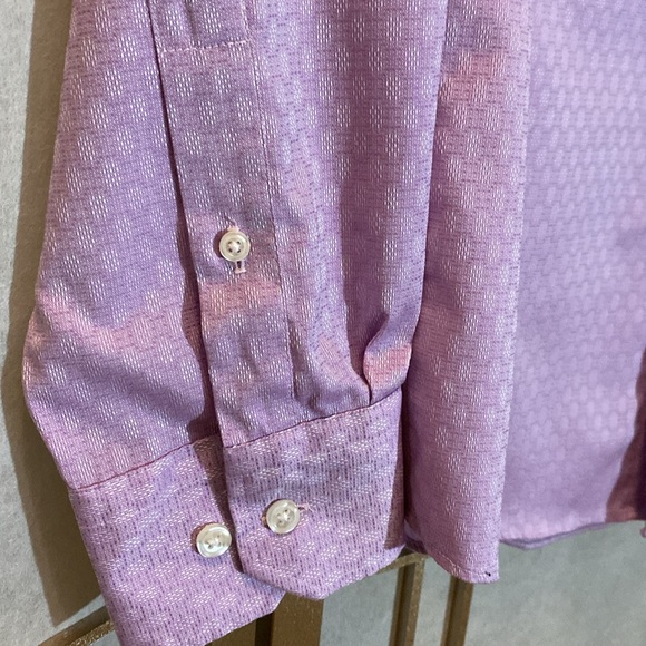 Stunningly handsome shirt, lilac color dress shirt, non-iron, men’s Large - Picture 4 of 7